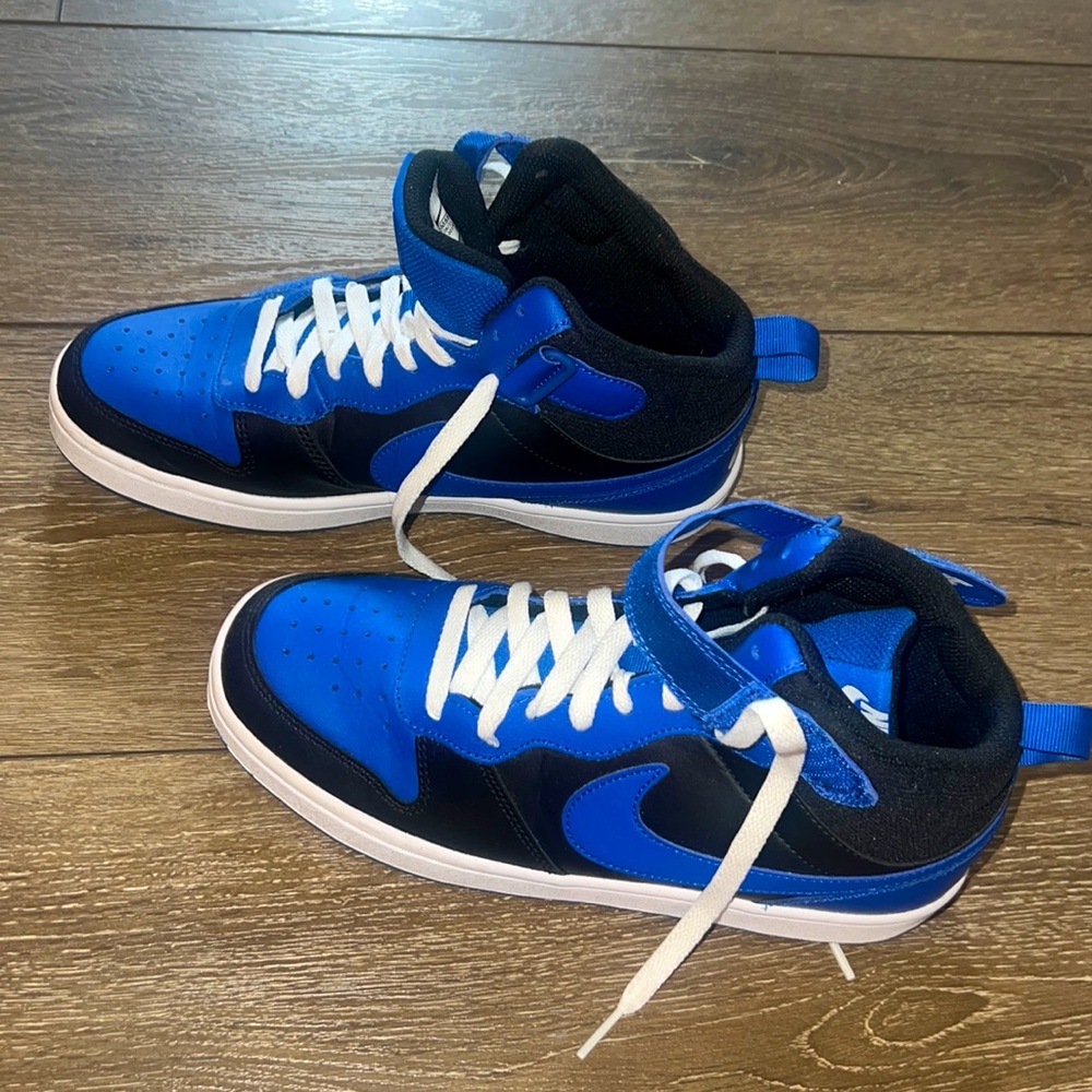 Black and Blue size 7 youth